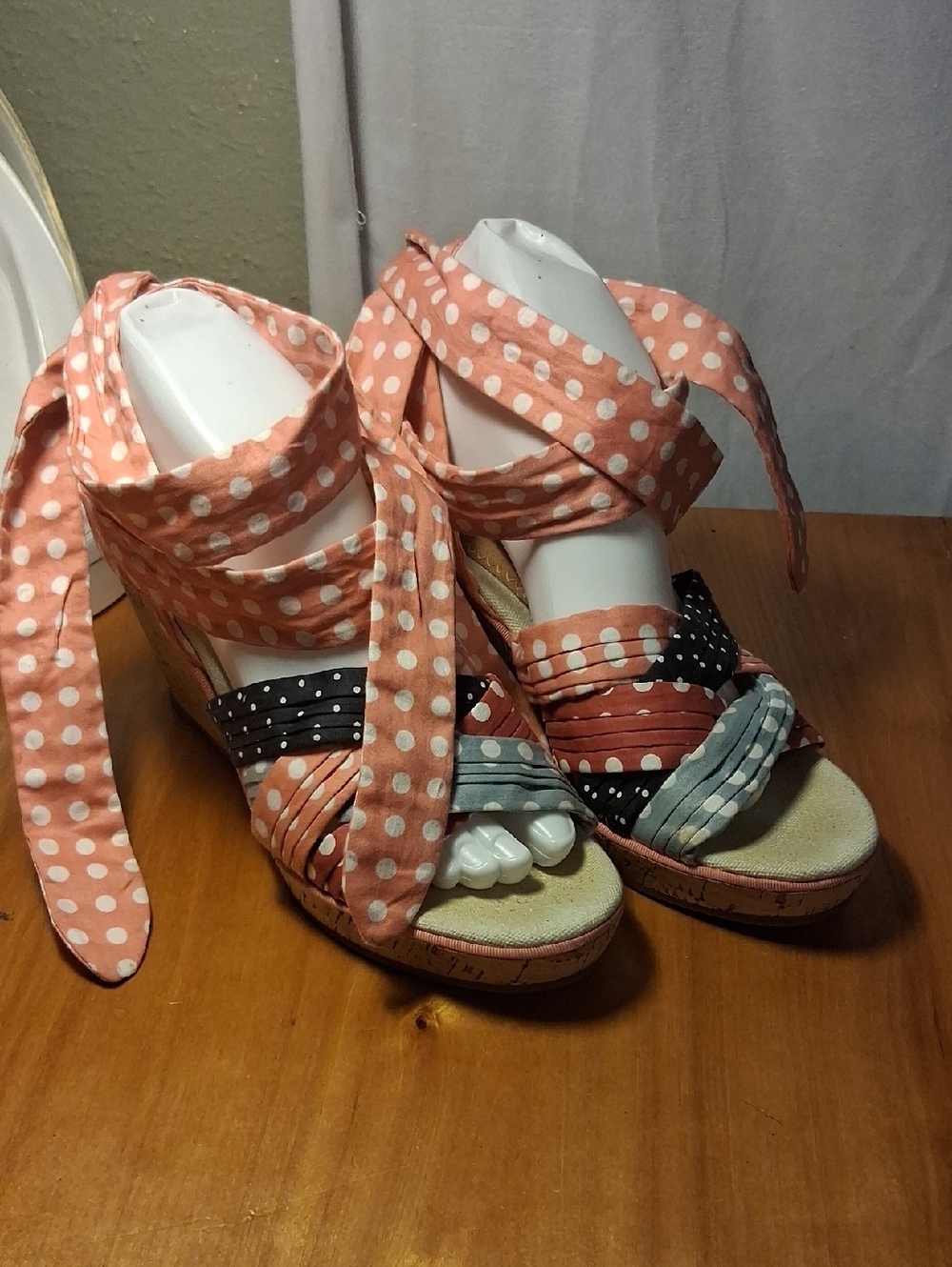 Sperry Top Sider Polka Dot Wrap Wedge Sandals in Coral and Black Size 8